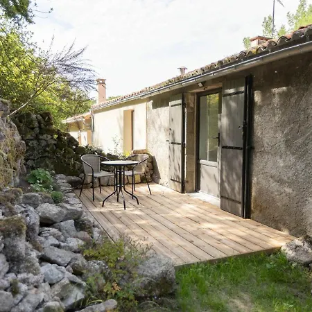 Hébergement de vacances Mortagne-sur-sèvre, 1 Pièce, 2 Personnes - Fr-1-426-483 Mortagne-sur-Sevre